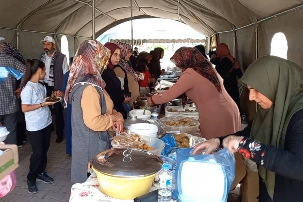 Mahalle sakinleri Gazze için kermeste tek yürek oldu