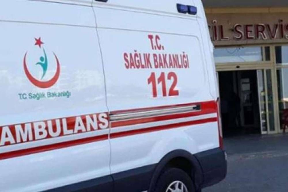 Midibüs kontrolden çıkarak devrildi: 22 yaralı