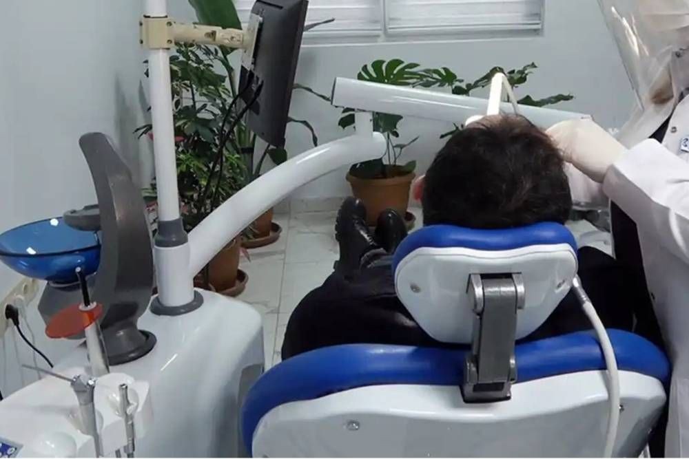 Diş eti çekiliyorsa kemik de eriyordur!