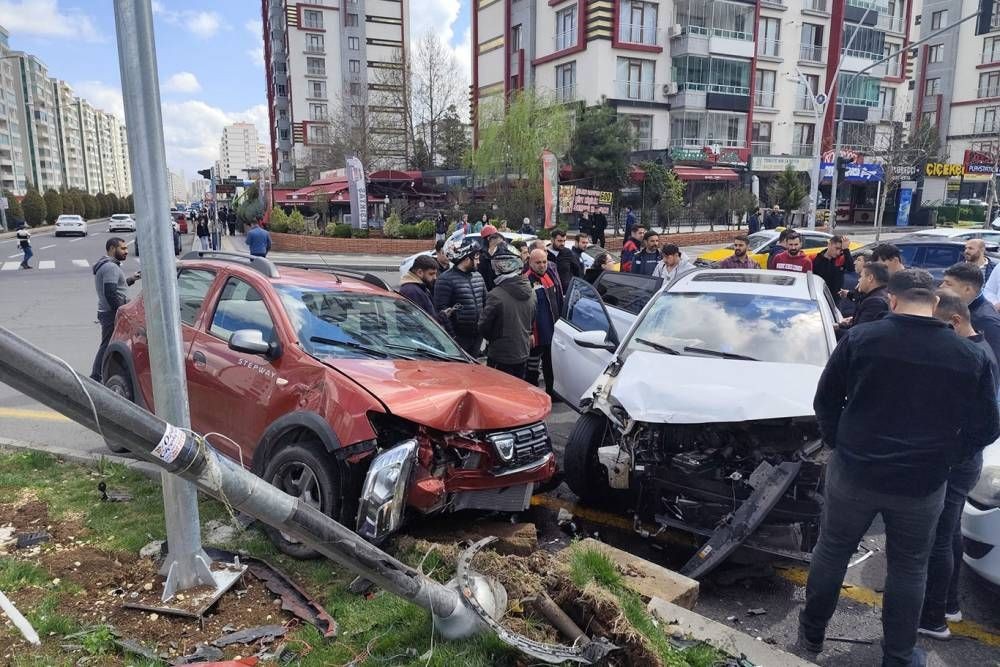 Nisan ayında meydana gelen kazalarda 205 kişi öldü 31 bin kişi yaralandı