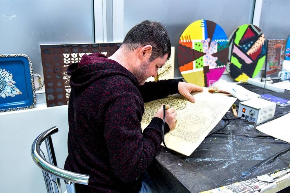 Özel gereksinimli bireyler hünerlerini tablolara yansıtıyor