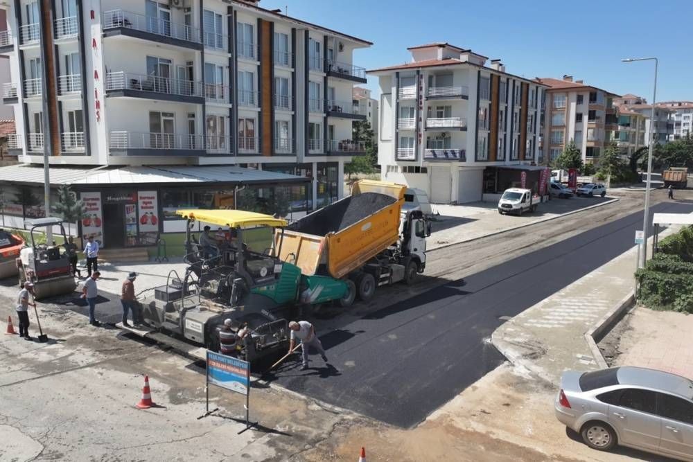 Yeşilyurt'ta yollar yenileniyor