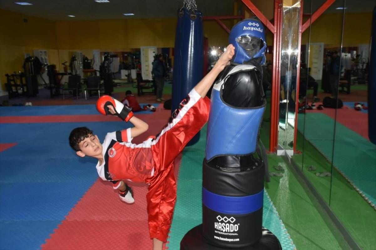 Depremzede Kick Boksçu Zekeriya Hamza'nın Hedefi Avrupa Şampiyonluğu