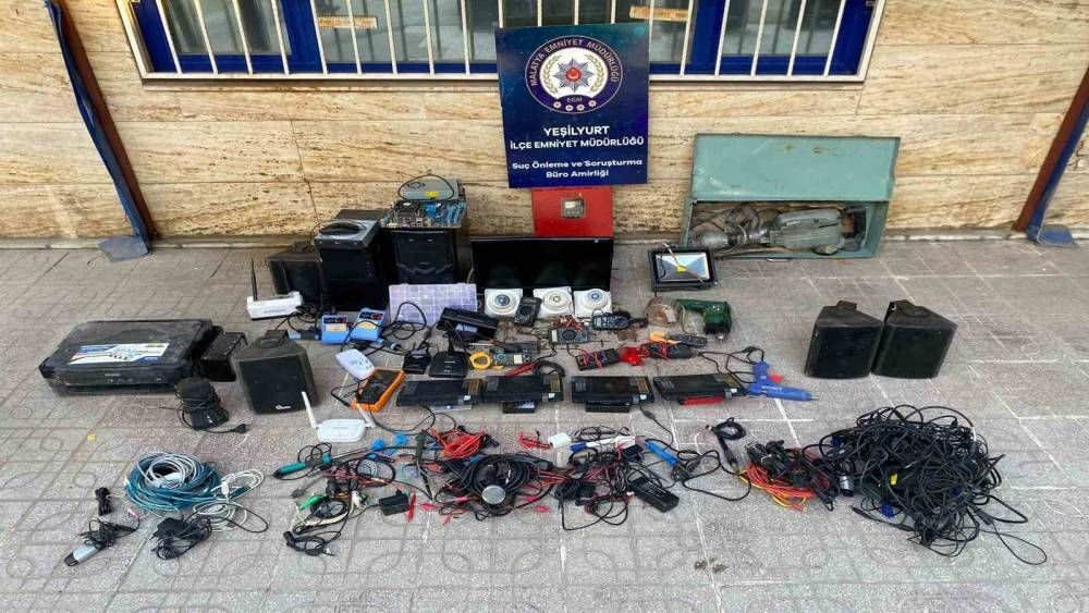 Malatya’da, kamera ile tespit edilen hırsızlar yakayı ele verdi