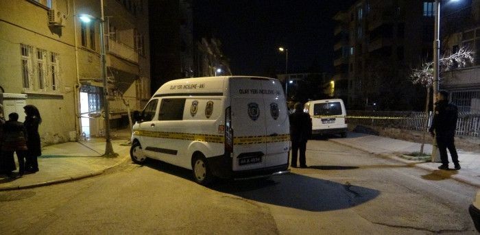 Evine su taşıyan husumetlisine kurşun yağdırdı