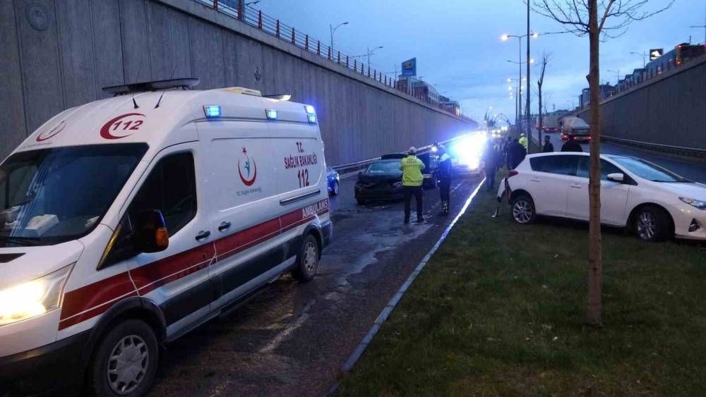 Malatya’da alt geçitte 7 araç birbirine girdi