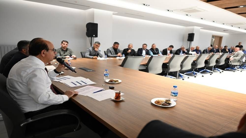 Başkan Geçit, muhtarlarla istişare toplantılarına başladı