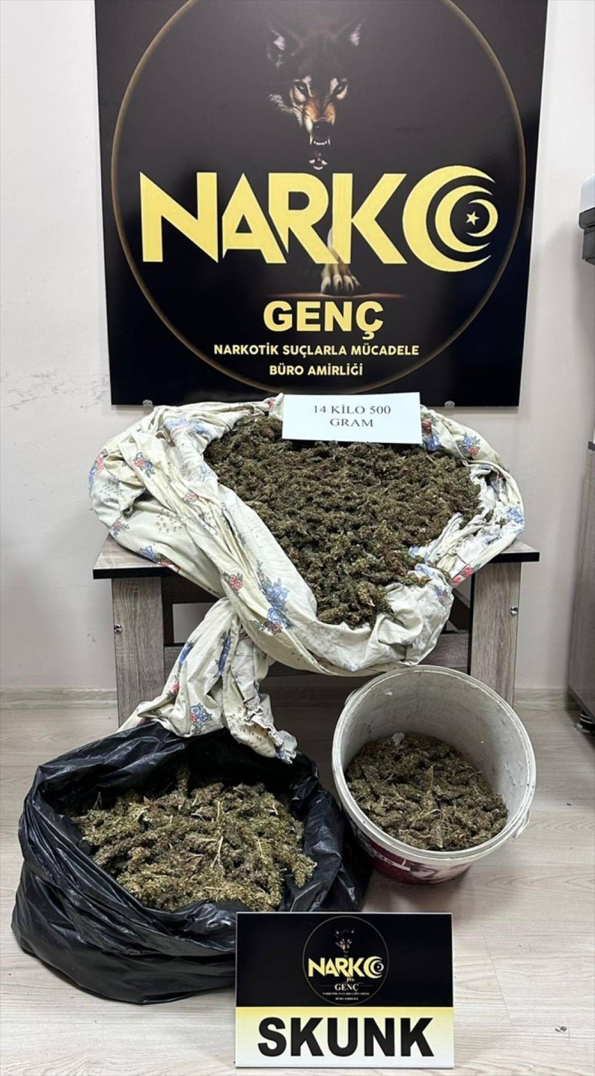 Bingöl'de 14 kilo 500 gram skunk ele geçirildi, 3 zanlı yakalandı