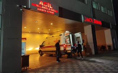 İki otomobil çarpıştı: 1 ölü, 2 yaralı