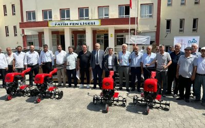 Malatya'da 60 üreticiye çapa makinesi desteği