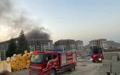 Şantiye kavgasının ardından işçilerin kaldığı konteynerler ateşe verildi