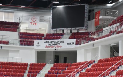 Malatya'da milli voleybol maçının oynanacağı salonda hazırlıklar tamamlandı