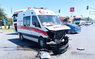 Malatya’da zincirleme kaza: Kazaya gelen ambulans da kaza yaptı