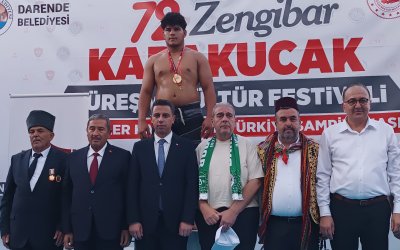 Zengibar’da başpehlivan Doğan Uzun oldu