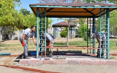 Yeşilyurt'ta parklar yenileniyor