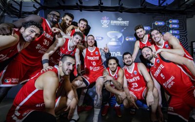A Milli Basketbol Takımı Avrupa Şampiyonası’nda Gümüş Madalya Kazandı