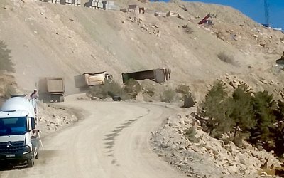 Hafriyat Kamyonu Devrildi, Kaza Ucuz Atlatıldı