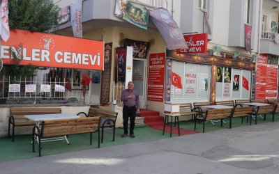 Cemevinde Müze Gibi Şark Köşesi: 900 Parça Otantik Eşya Ziyaretçileri Geçmişe Götürüyor