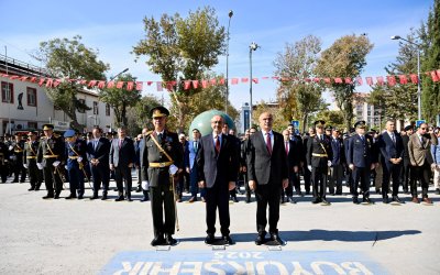Malatya’da 29 Ekim Cumhuriyet Bayramı Çelenk Sunma Töreni İle Başladı
