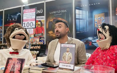 Yazar Cem Şahin’den Gençlere Mesaj: “Çocuğa Kitaba Dokundur, Gerisi Kendiliğinden Gelir”