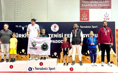 Minik Zehra Türkiye Üçüncüsü