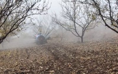 Kış Öncesi Son Dokunuş: Yeşilyurt’ta Kayısı Bahçeleri İlaçlanıyor