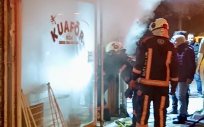 Cezmikartay Caddesi’nde İş Yerinde Çıkan Yangın Korkuttu