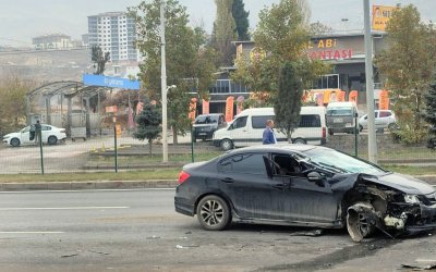 Çöp Kamyonuna Arkadan Çarptı, Ölümden Döndü