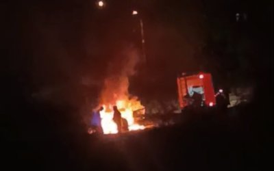 Kaynarca Mahallesinde Park Halindeki Araç Alevlere Teslim Oldu