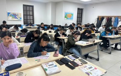 Büyükşehir eğitim merkezlerinde yapılan deneme sınavına bin 350 öğrenci katıldı