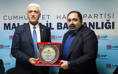 Ziraat Odalarından CHP İl Başkanı Yıldız’a Teşekkür Plaketi: “Çiftçiye Faizsiz Nefes Kredisi Şart”