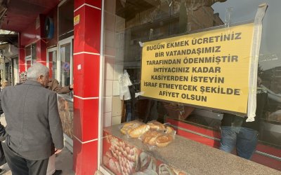Regaip Kandilinde Anlamlı Hayır: Malatya’da Gün Boyu Ücretsiz Ekmek Dağıtıldı