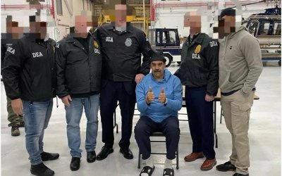 ABD basını, kaçırılan Maduro ve eşini taşıyan uçak New York’a indiğini duyurdu