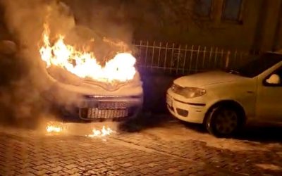 Malatya’da Park Halindeki Araçta Yangın Paniği