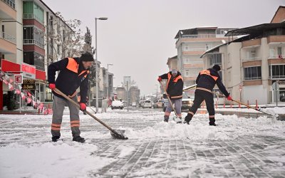 Yeşilyurt Belediyesi Karla Mücadele Ekiplerinden Kesintisiz Hizmet!