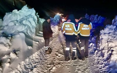 Pütürge’de Yol Açma Çalışmalarında Büyük Tehlike: Çığların Arasında Kalan Ekipler Kurtarıldı