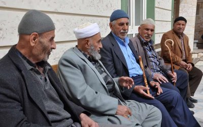 Yaş ilerledikçe bağışıklık sistemi zayıflıyor