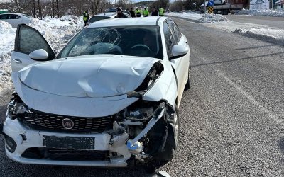 Doğanşehir Sürgü Mevkiinde Çift Araçlı Trafik Kazası: 3 Yaralı
