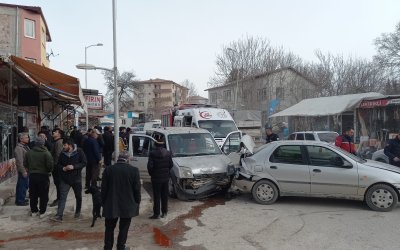 Dilek Mahallesi’nde Trafik Kazası: 2 Yaralı