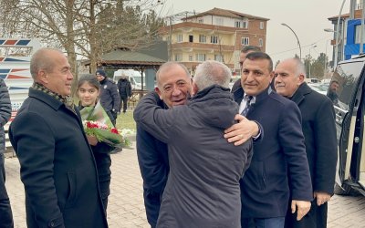 Gürsel Tekin'den Göçer’e Destek “Nerede Haksızlık Varsa Oradayız”