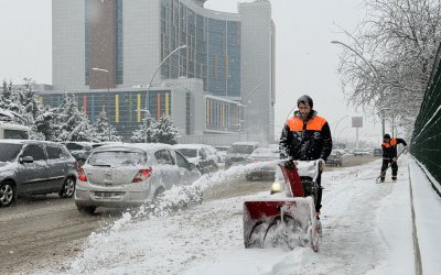 Yeşilyurt Belediyesi Karla Mücadelede 7/24 Sahada!
