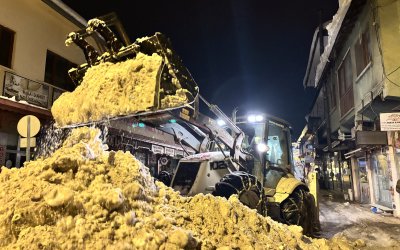 Arapgir’de karla mücadele çalışmaları gece boyunca sürdü