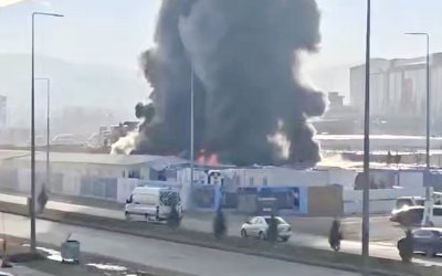 Şantiye Konteynerlerinde Korkutan Yangın: 24 Konteyner Yandı