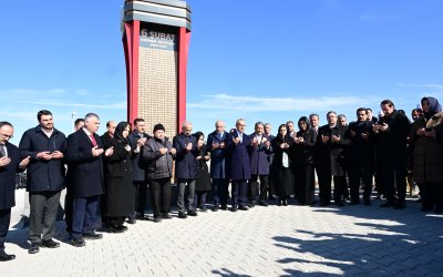 Ulaştırma ve Altyapı Bakanı Abdulkadir Uraloğlu Deprem Şehitliğini Ziyaret Etti