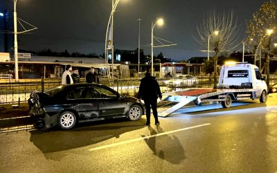 Çevreyolunda İki Otomobil Çarpıştı: 2 Yaralı