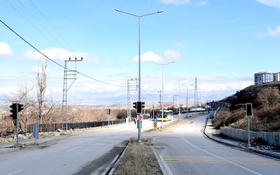 Büyükşehir Trafikte Güvenliği Artırıyor: Yoğun Noktalara Sinyalizasyon Kuruluyor