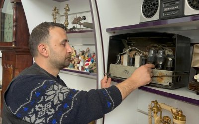 Malatya’da Berberlikten Antikacılığa Uzanan Radyo Tutkusu