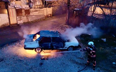 Park Halindeki Araçta Yangın Paniği