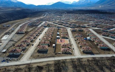 Akçadağ Ören Mahallesi’nde 382 Deprem Konutu Hak Sahiplerine Teslim Edildi