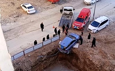 İnşaat Temeline Düşmekten Son Anda Kurtuldu